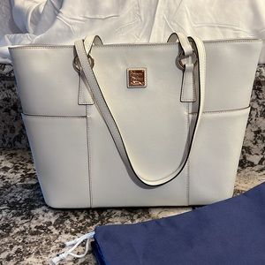 Dooney and Bourke NWT Off White Saffiano Leather Helena Shopper
